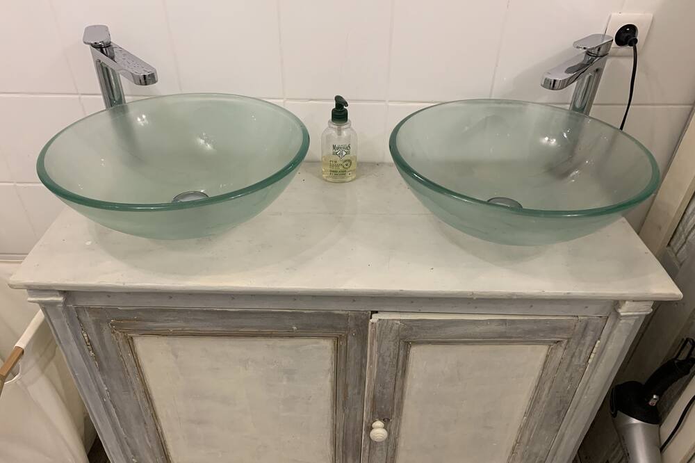 Photo of Bathroom in Octon