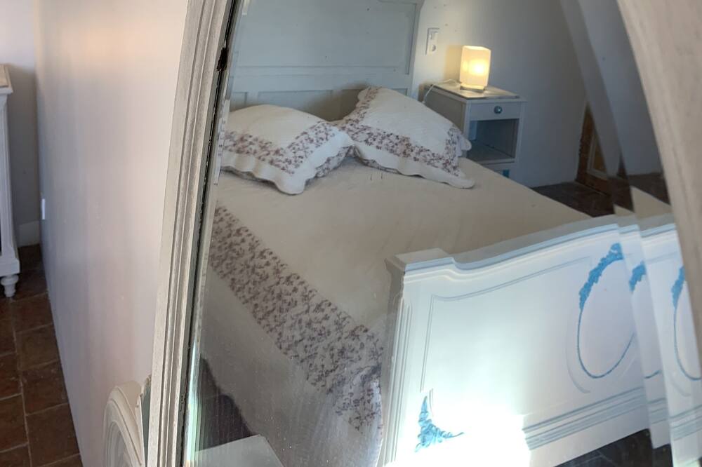 Photo of Bedroom in Octon
