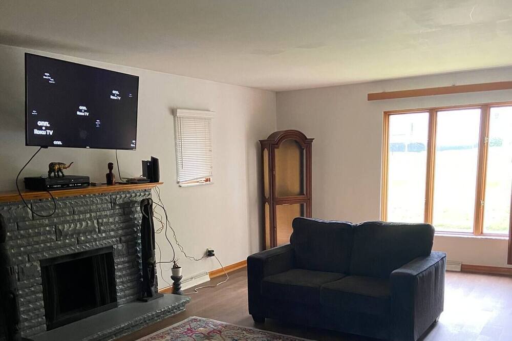 Photo of Livingroom in Ashland