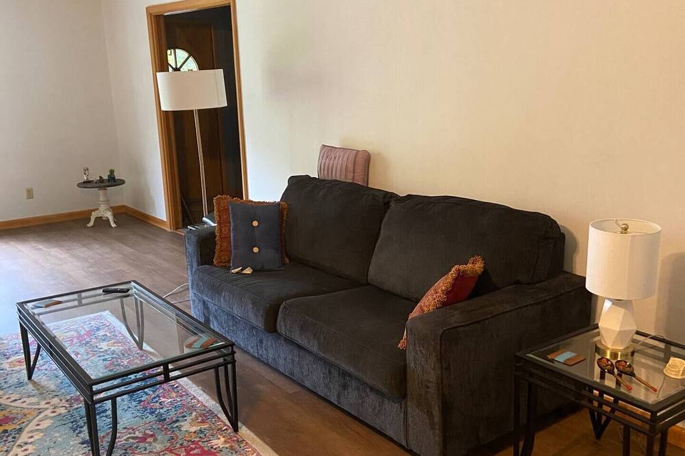 Photo of Livingroom in Ashland