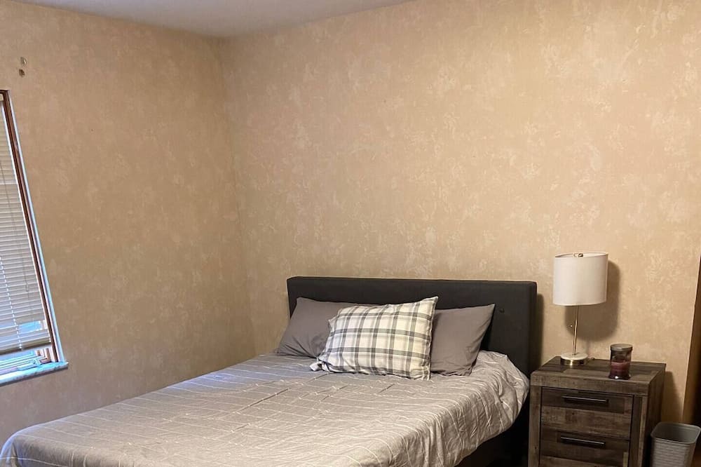 Photo of Bedroom in Ashland