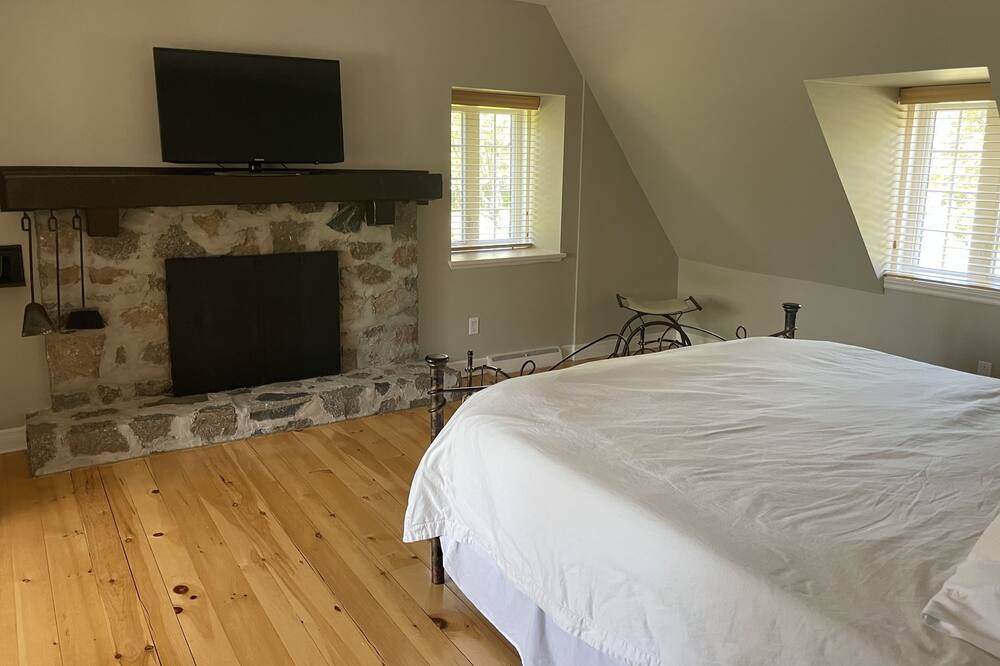 Photo of Bedroom in Lac Beauport