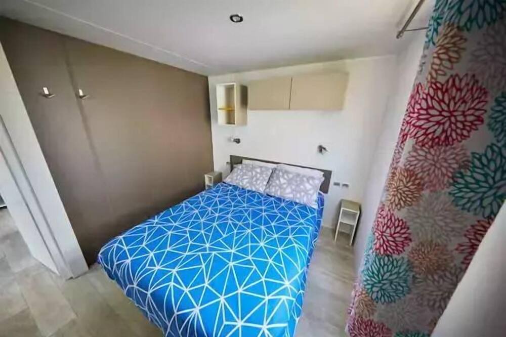 Photo of Bedroom in Lancieux