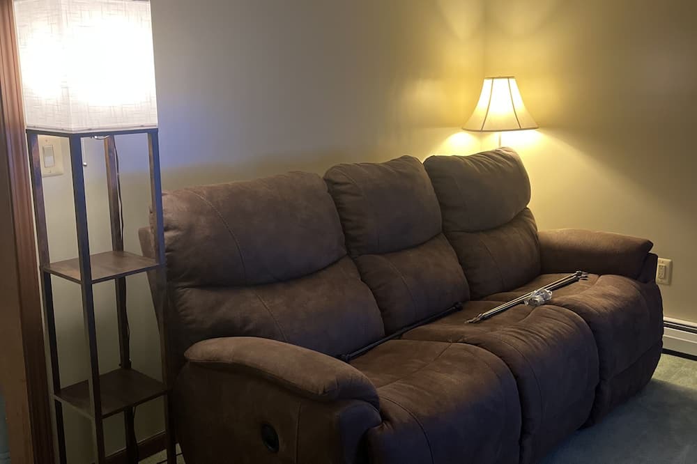 Photo of Livingroom in Jaffrey