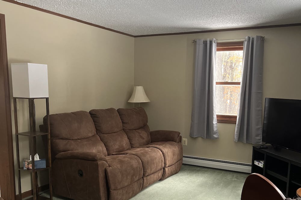 Photo of Livingroom in Jaffrey