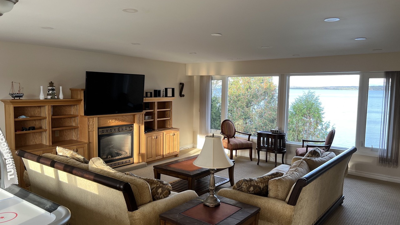 Photo of Livingroom in Owen Sound