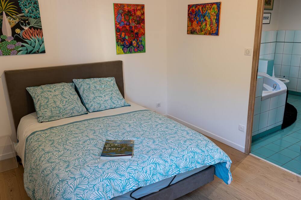 Photo of Bedroom in Port