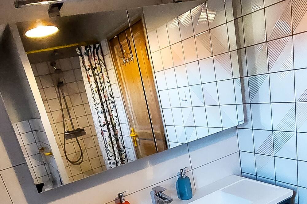 Photo of Bathroom in Port