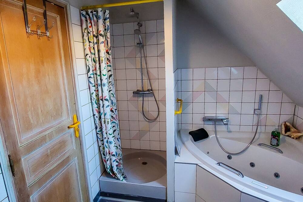 Photo of Bathroom in Port