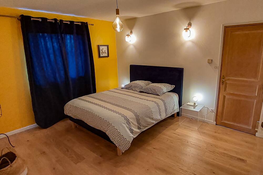 Photo of Bedroom in Port