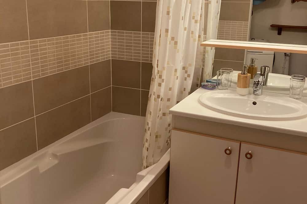 Photo of Bathroom in Montclar