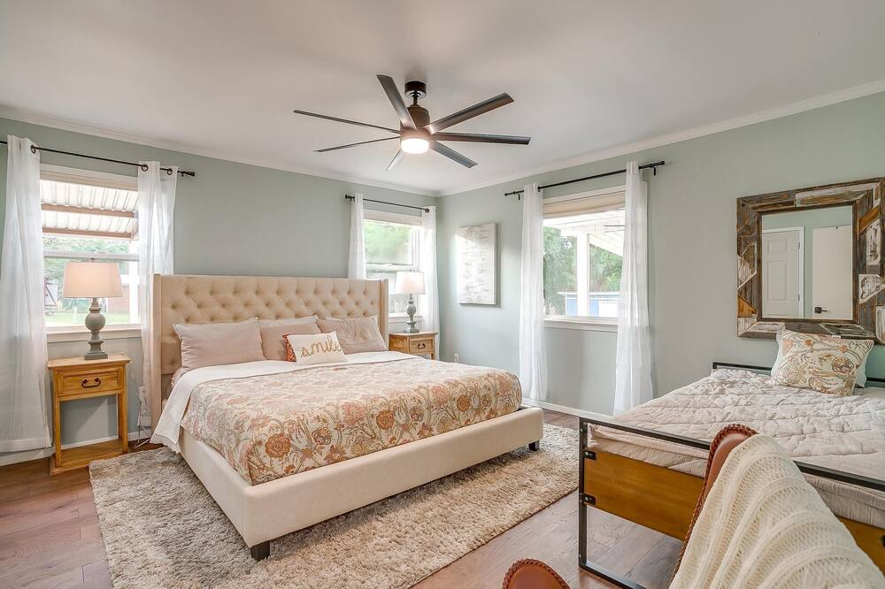 Photo of Bedroom in Gordon