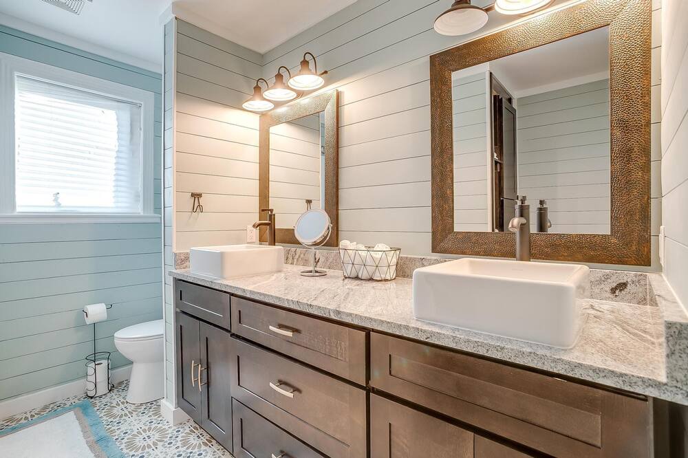 Photo of Bathroom in Gordon