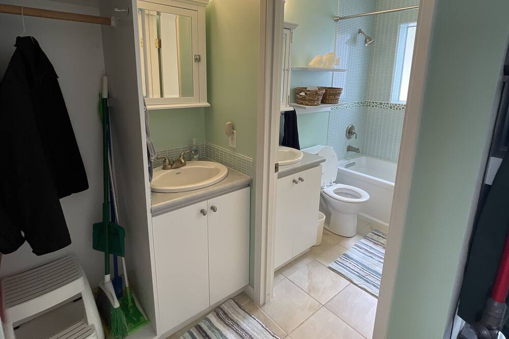 Photo of Bathroom in Point Roberts