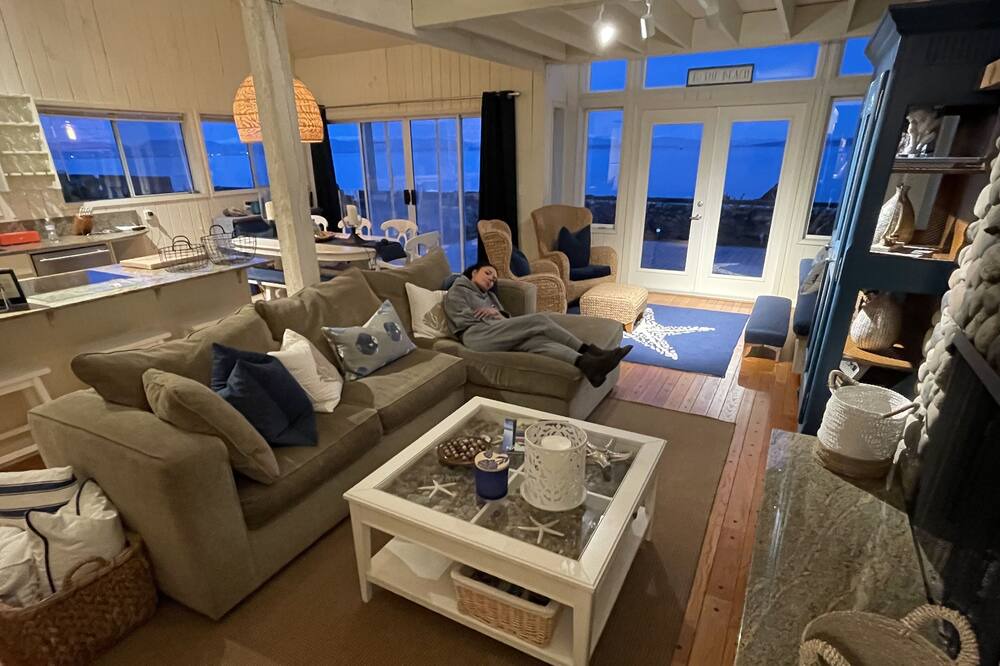 Photo of Livingroom in Point Roberts