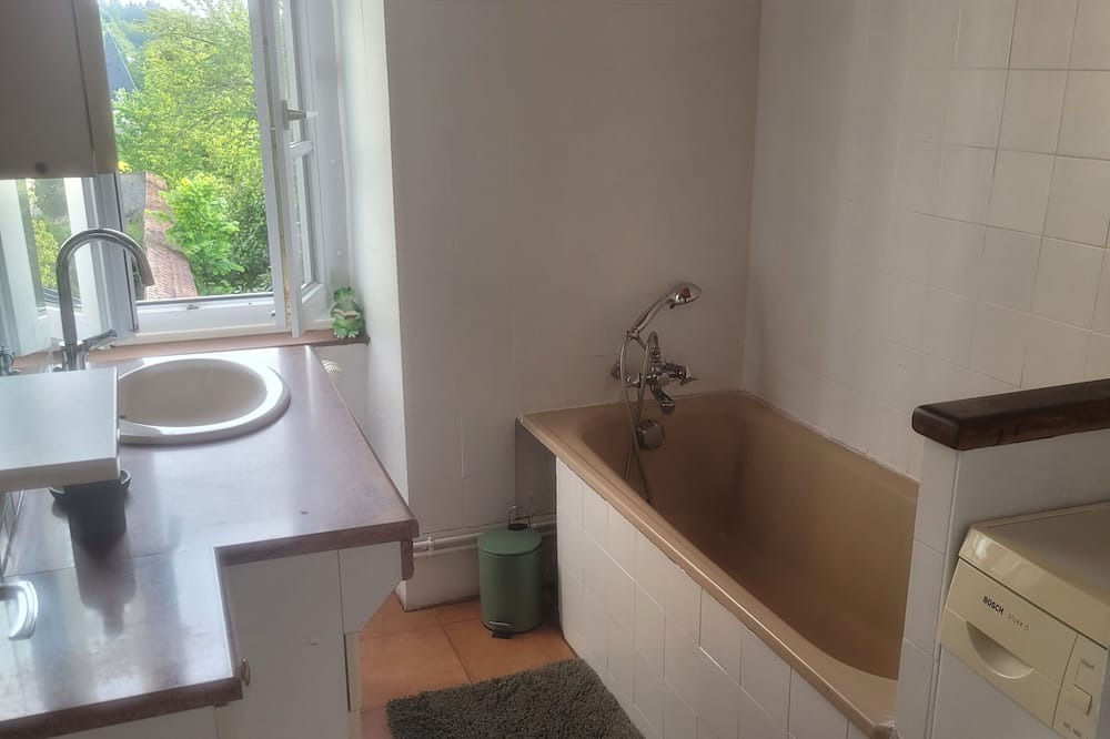 Photo of Bathroom in Chateau-Chinon