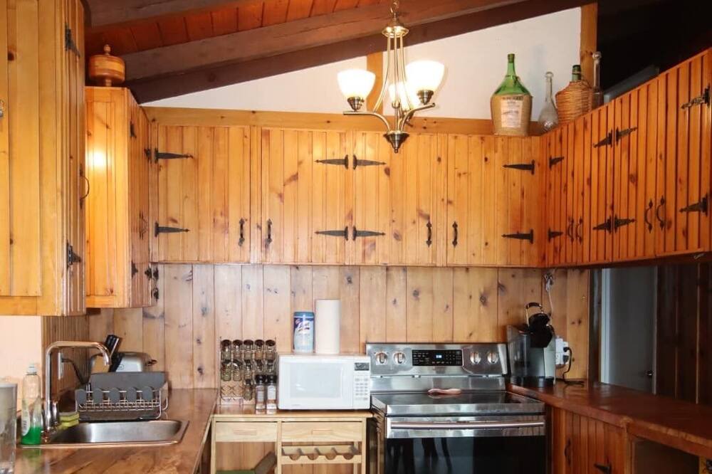 Photo of Kitchen in Lac-des-Plages
