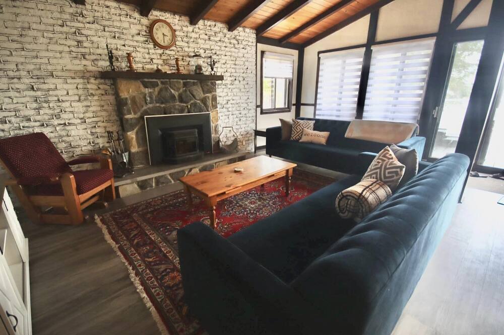 Photo of Livingroom in Lac-des-Plages