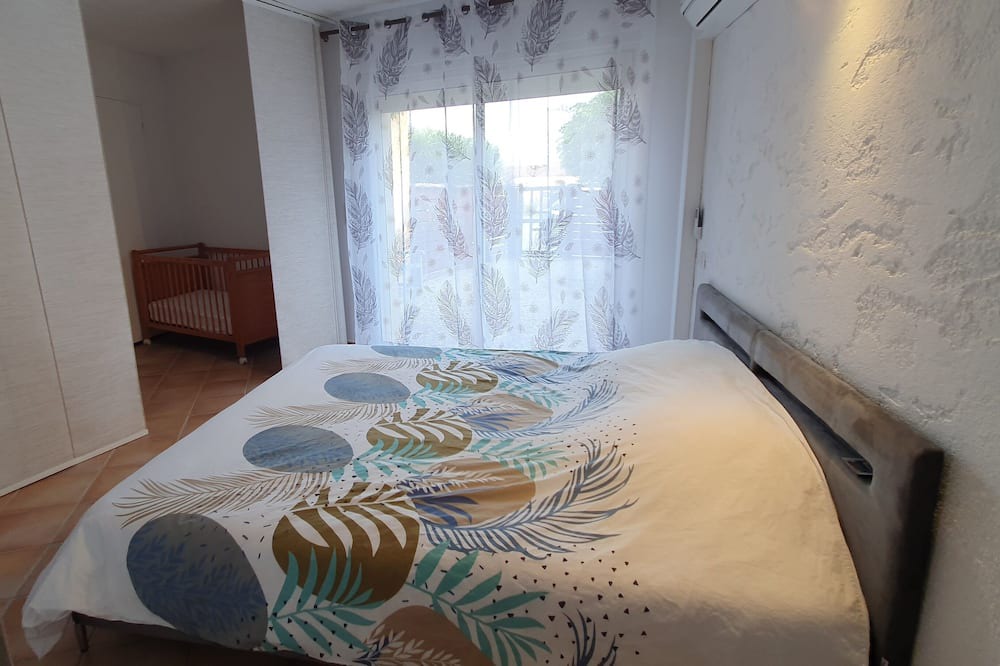 Photo of Bedroom in Saint-Maurice-sur-Eygues