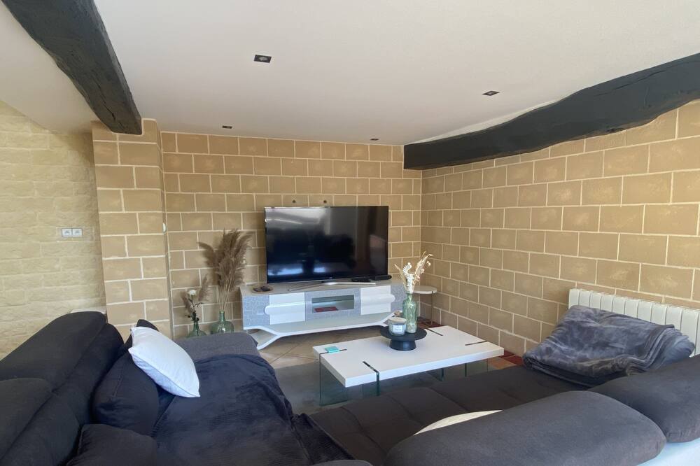 Photo of Livingroom in Saint-Vivien-de-Blaye