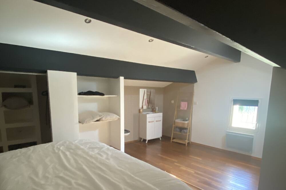 Photo of Bedroom in Saint-Vivien-de-Blaye