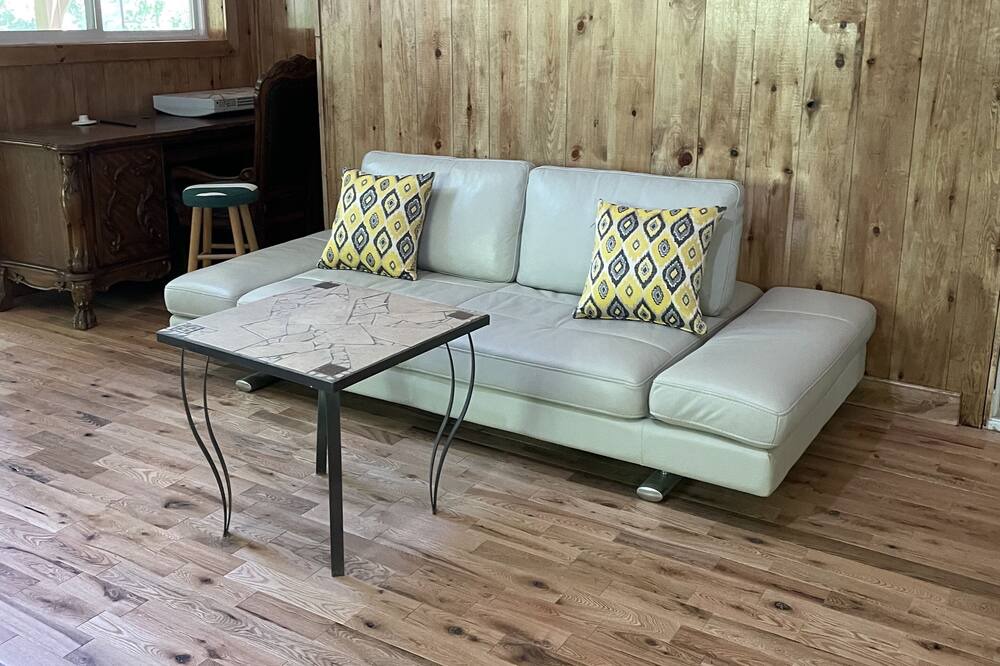 Photo of Livingroom in Wentworth-Nord