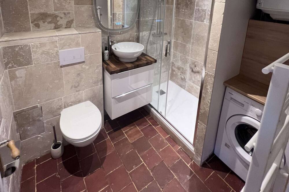 Photo of Bathroom in Monchy-Humieres