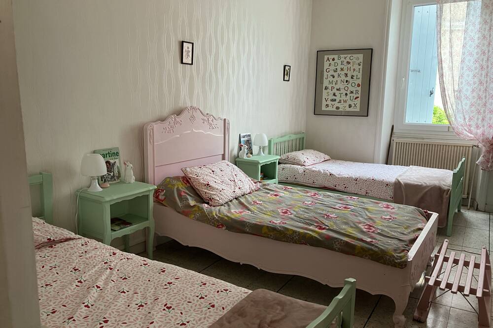 Photo of Bedroom in Saint-Jean-de-Maruejols-et-Avejan