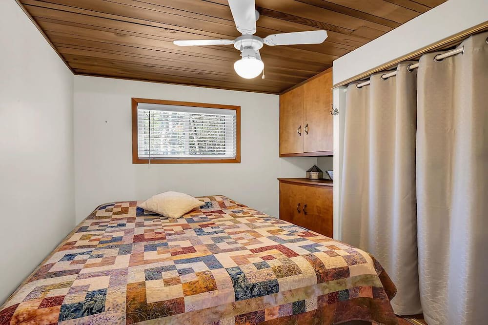 Photo of Bedroom in Port Franks