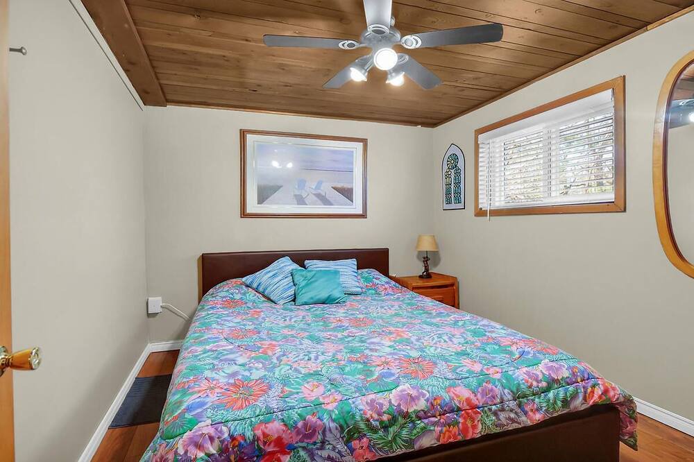 Photo of Bedroom in Port Franks