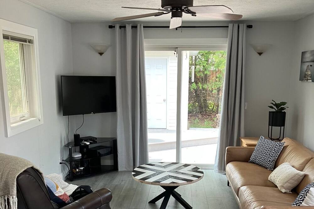 Photo of Livingroom in Port Elgin