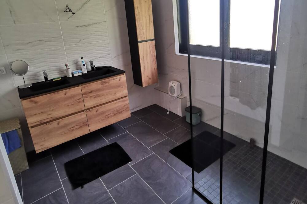 Photo of Bathroom in Onesse-et-Laharie