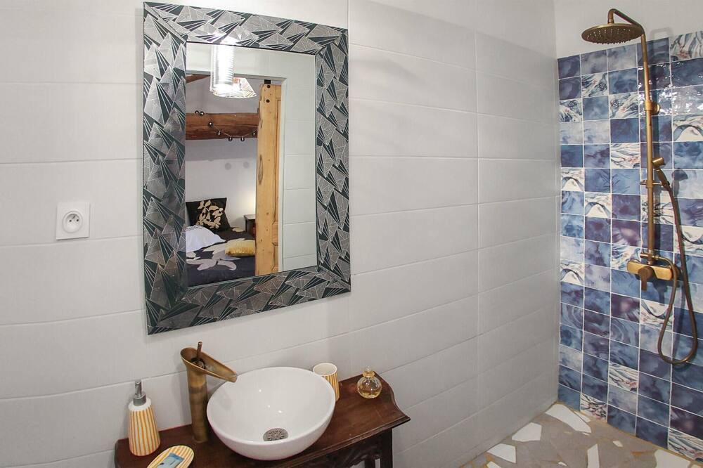 Photo of Bathroom in Bagnols-sur-Ceze