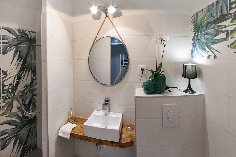 Photo of Bathroom in Bagnols-sur-Ceze