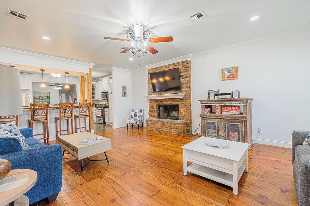 Photo of Livingroom in Lafayette