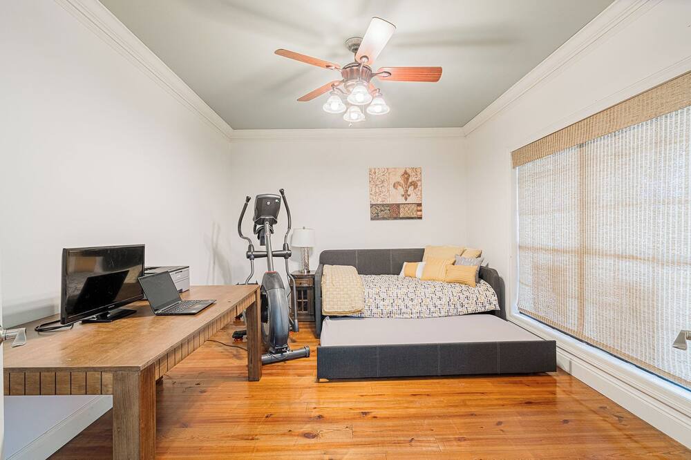 Photo of Livingroom in Lafayette