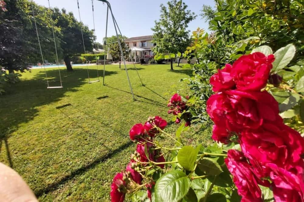 Photo of Outdoor in Sainte-Foy-d'Aigrefeuille