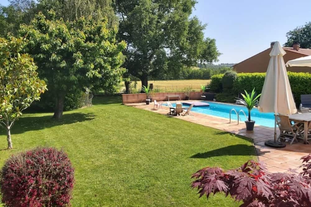 Photo of Outdoor in Sainte-Foy-d'Aigrefeuille