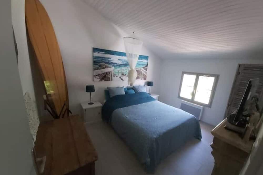 Photo of Bedroom in Sainte-Foy-d'Aigrefeuille