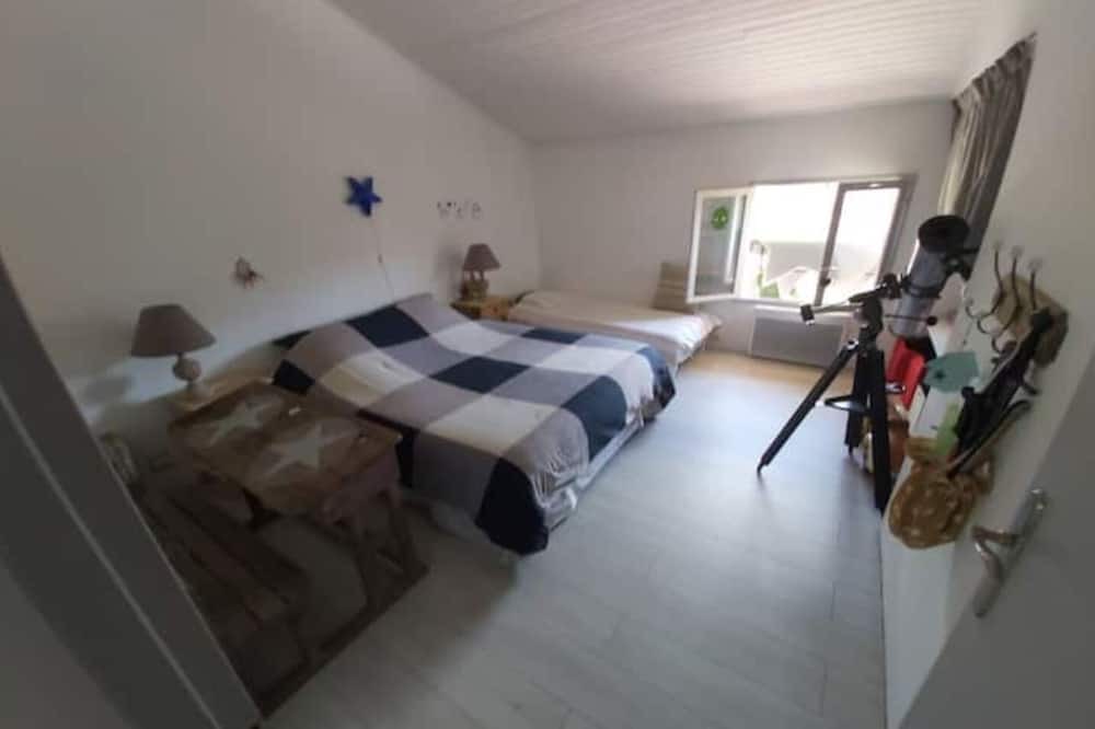 Photo of Bedroom in Sainte-Foy-d'Aigrefeuille