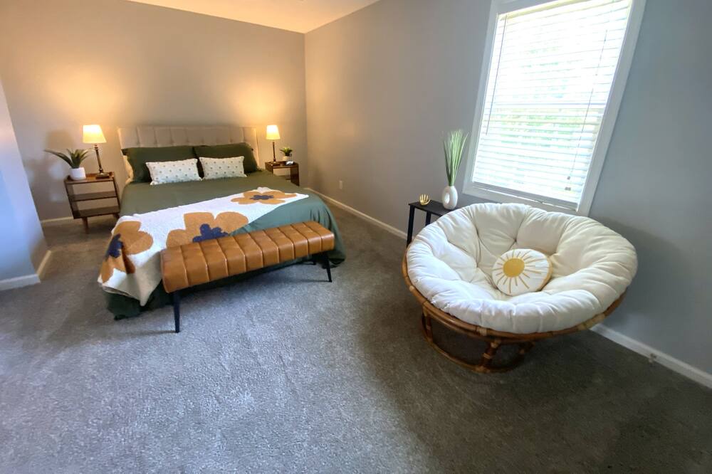 Photo of Bedroom in Lynchburg