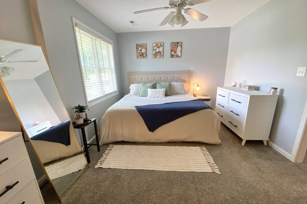 Photo of Bedroom in Lynchburg