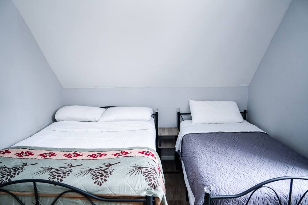 Photo of Bedroom in Gravenhurst