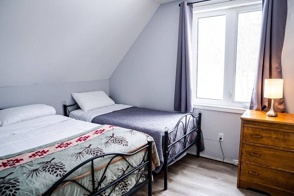 Photo of Bedroom in Gravenhurst