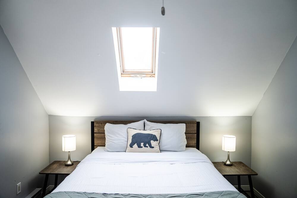 Photo of Bedroom in Gravenhurst