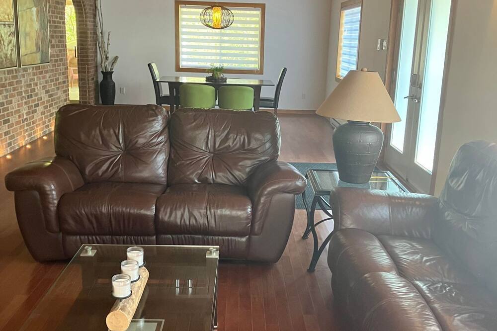 Photo of Livingroom in Notre-Dame-de-la-Merci