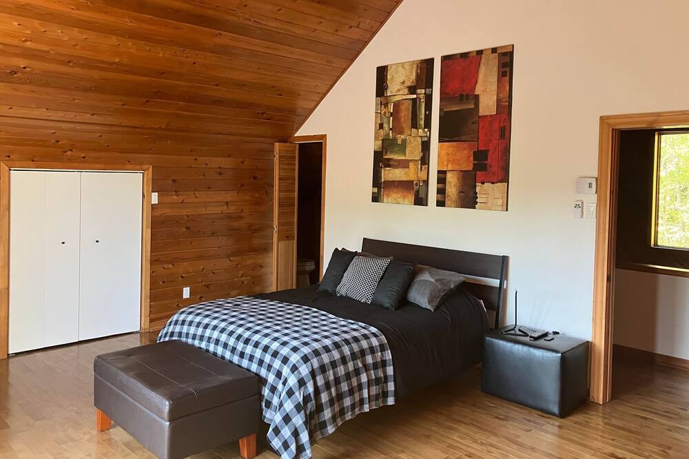 Photo of Bedroom in Notre-Dame-de-la-Merci