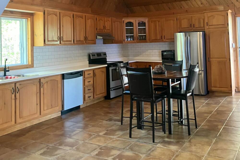 Photo of Kitchen in Notre-Dame-de-la-Merci