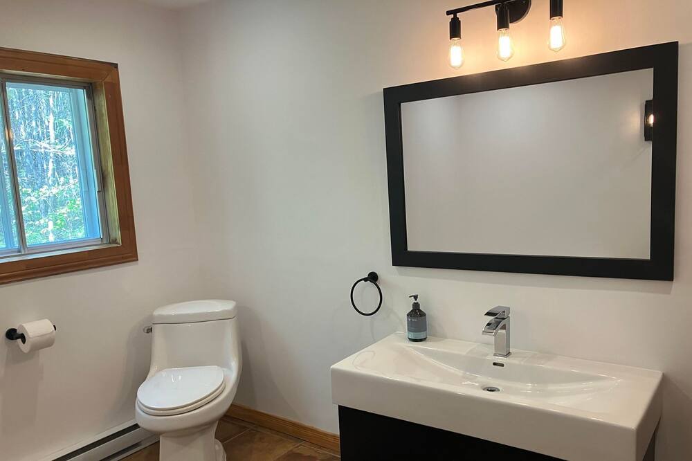 Photo of Bathroom in Notre-Dame-de-la-Merci