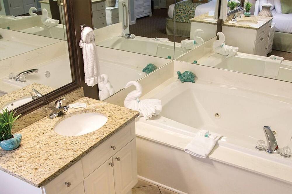 Photo of Bathroom in Surfside Beach